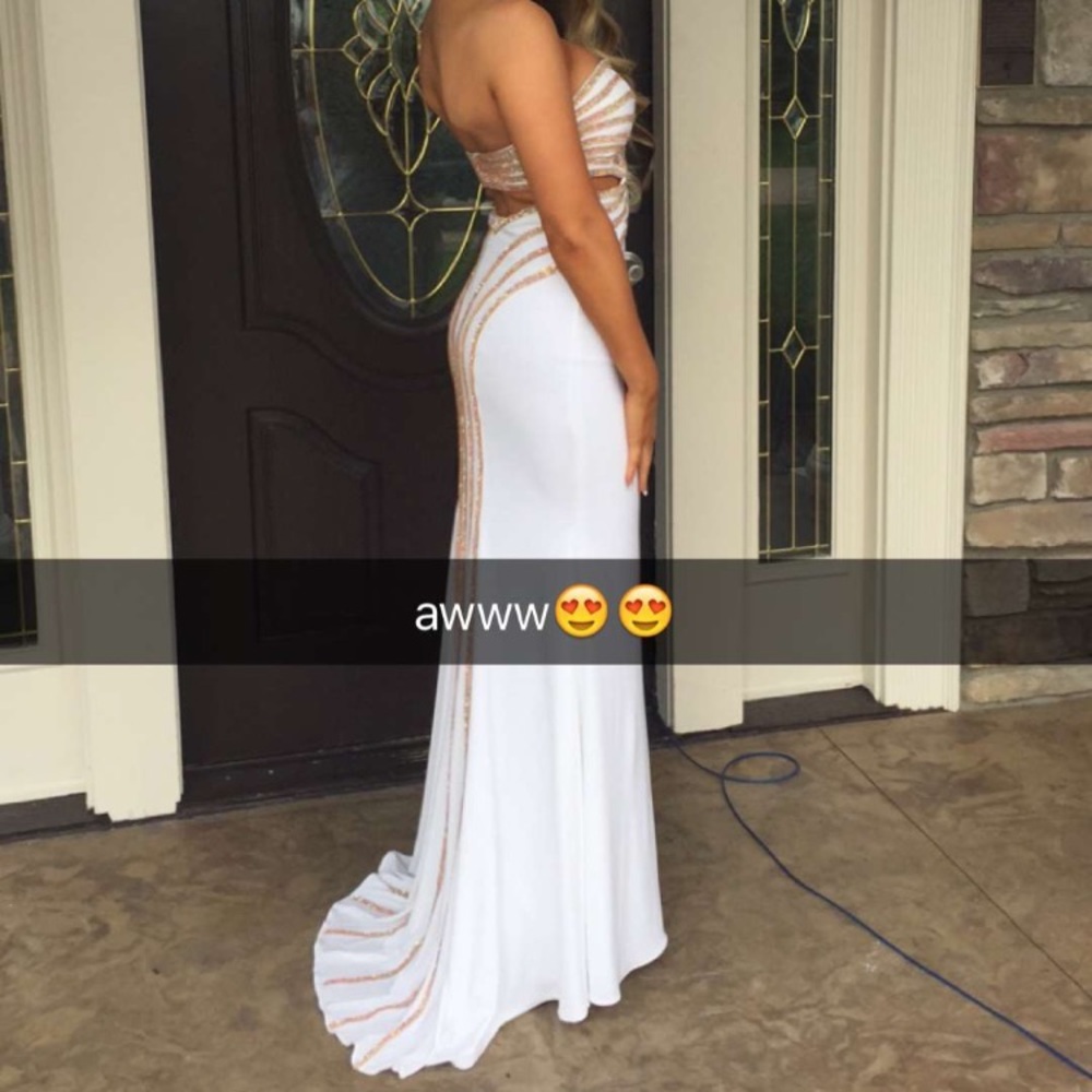 PROM DRESS - Picture 4 of 5